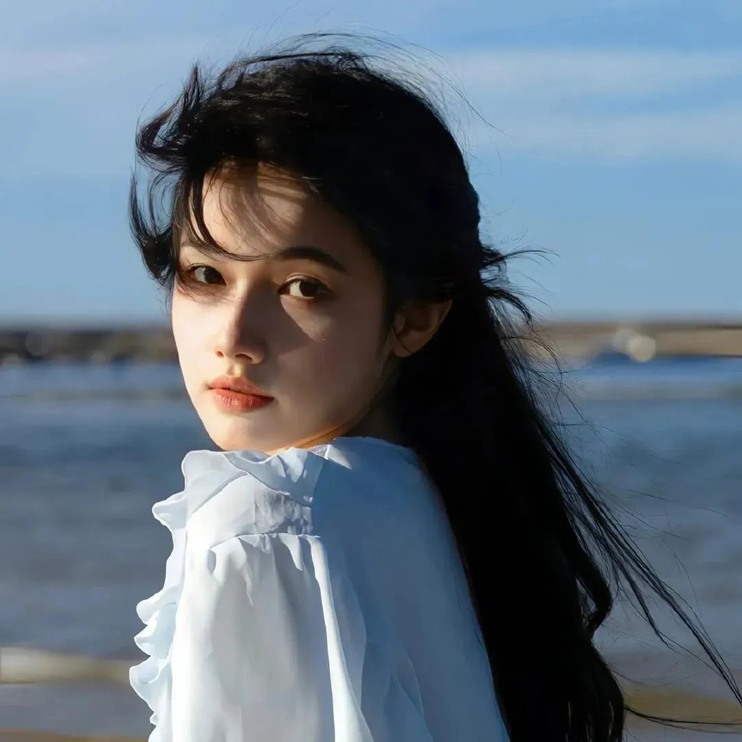 比基尼少女